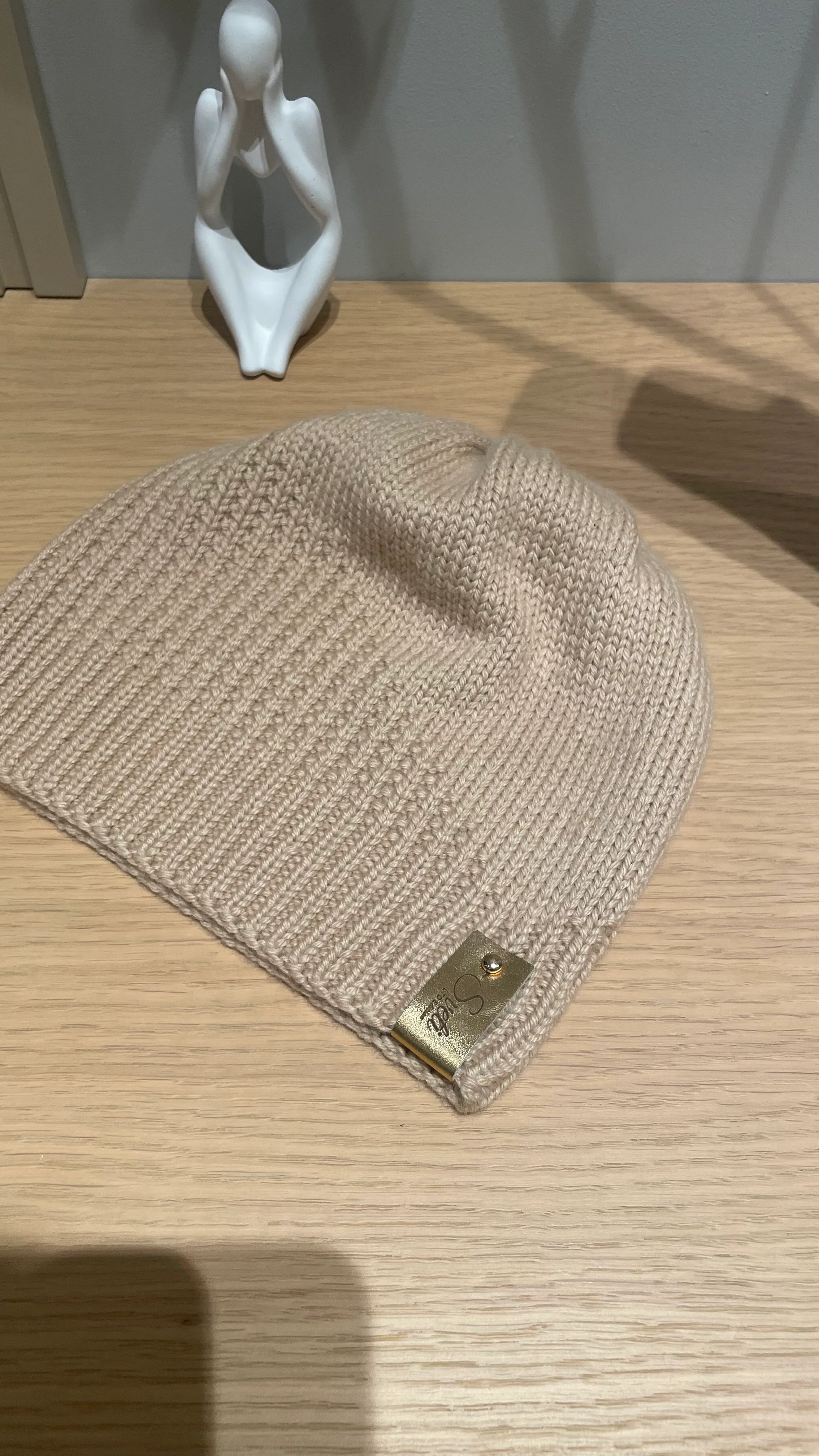 𝘿𝙧𝙚𝙖𝙢 𝑷𝒓𝒆𝒔𝒕𝒊𝒈𝒆 beanie - Image 3