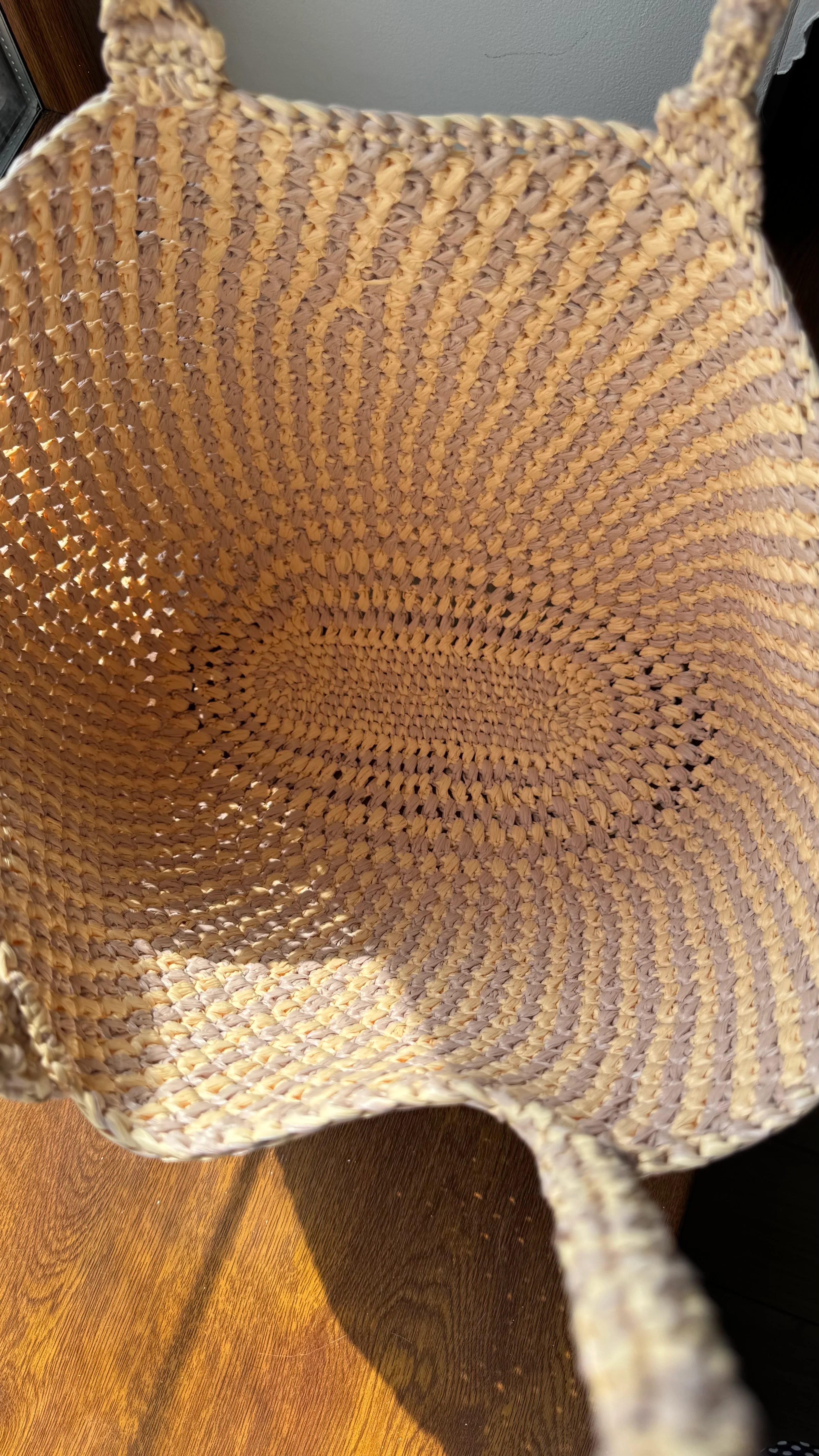 Hand-Crocheted Raffia Tote Bag – Natural Beach Bag with Sturdy Handles - Image 4